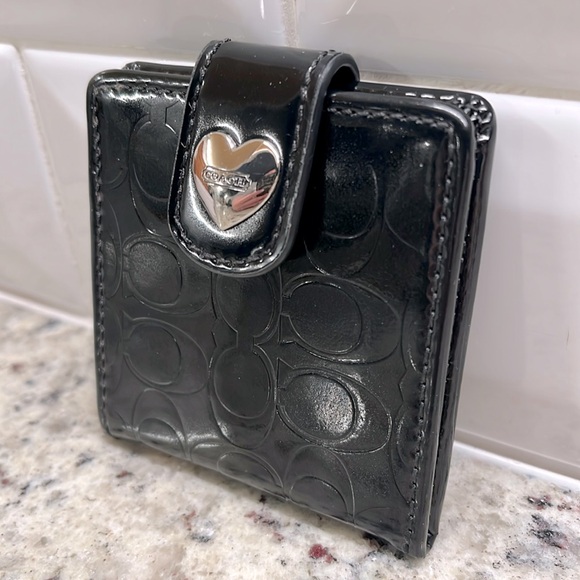 Coach Black Patent Leather Compact Mirror with Heart Accent EUC - Picture 3 of 10